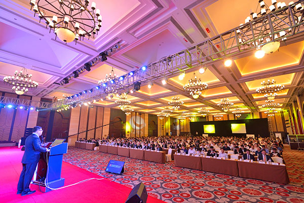 2016全国汽车物流行业年会隆重召开 76net必赢官网荣获“第三届汽车物流行业特别突出贡献企业”奖